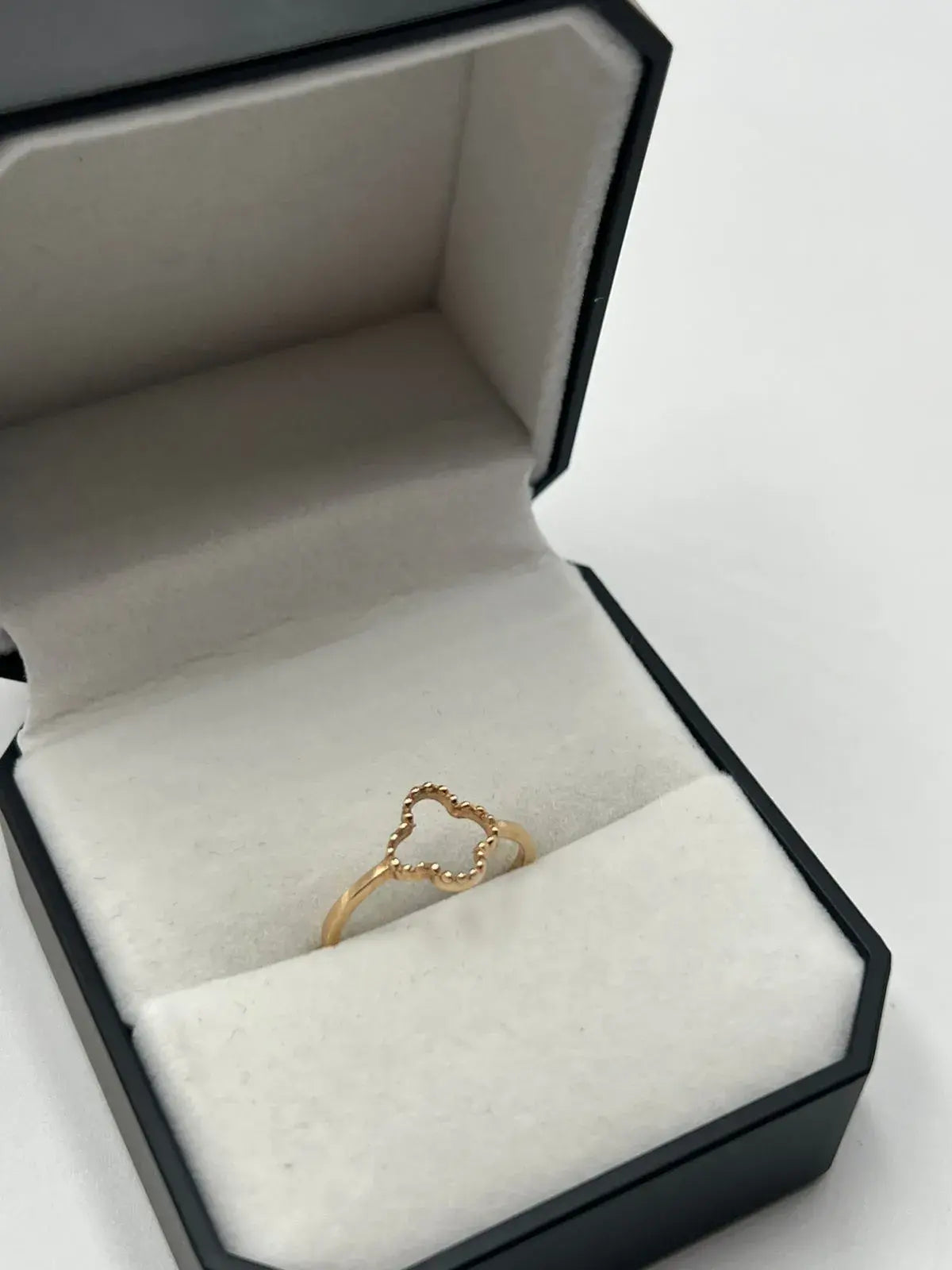 Anillos Dama Silueta Trébol