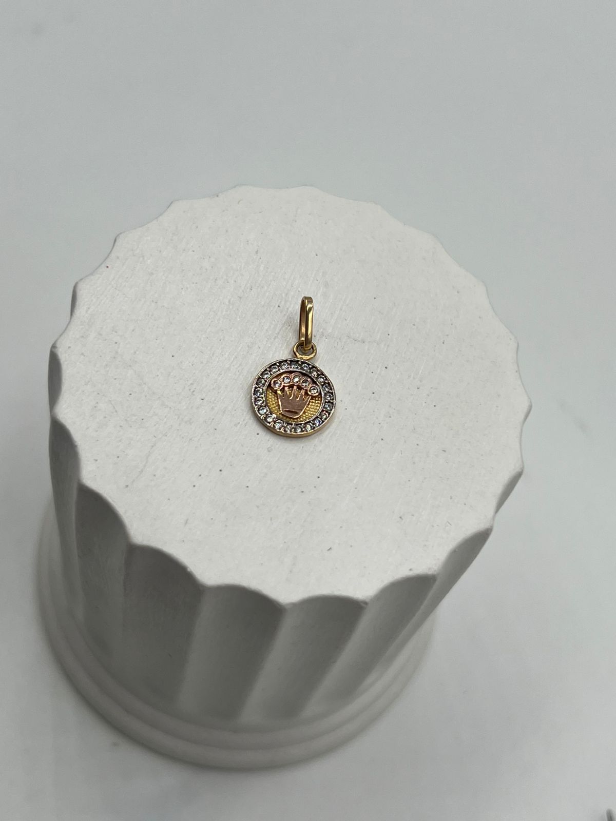 Dije Corona Tres Oros