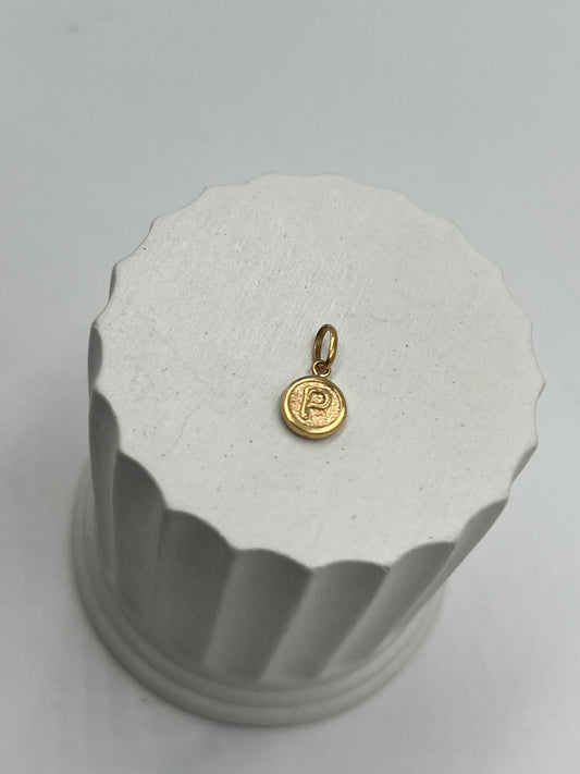 Dije Medalla Letra P