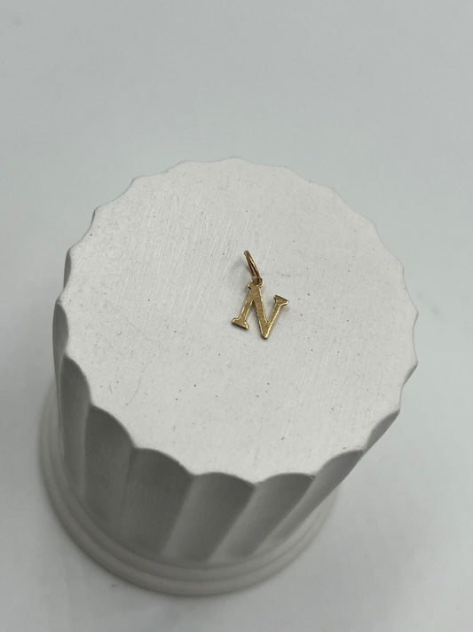 Dije Silueta Letra N