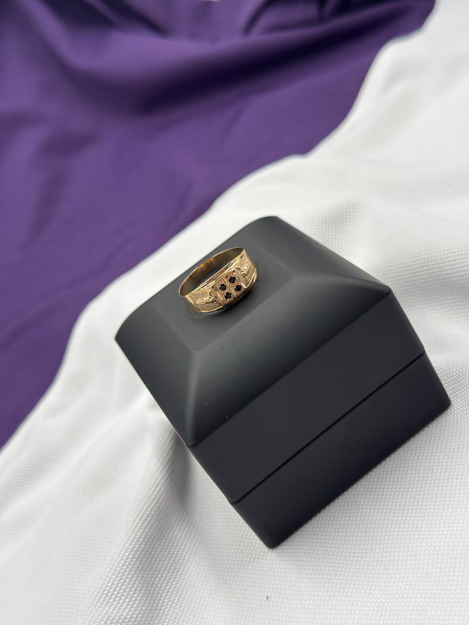 Anillo Circones Negros Cristos A Los Lados
