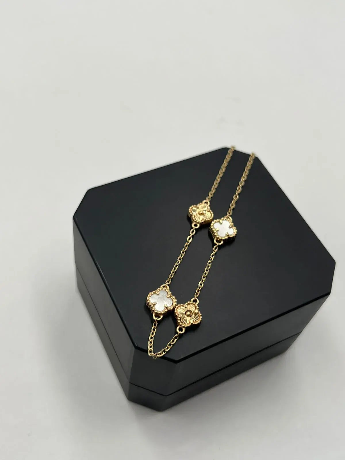 Pulso Trébol Blanco